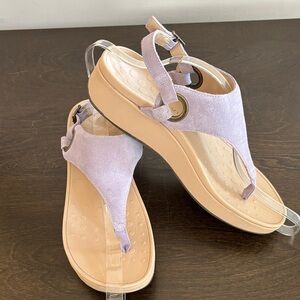 Vionic Women's Terra Adjustable Toe-Post Sandals Lavender Size 9 EUC